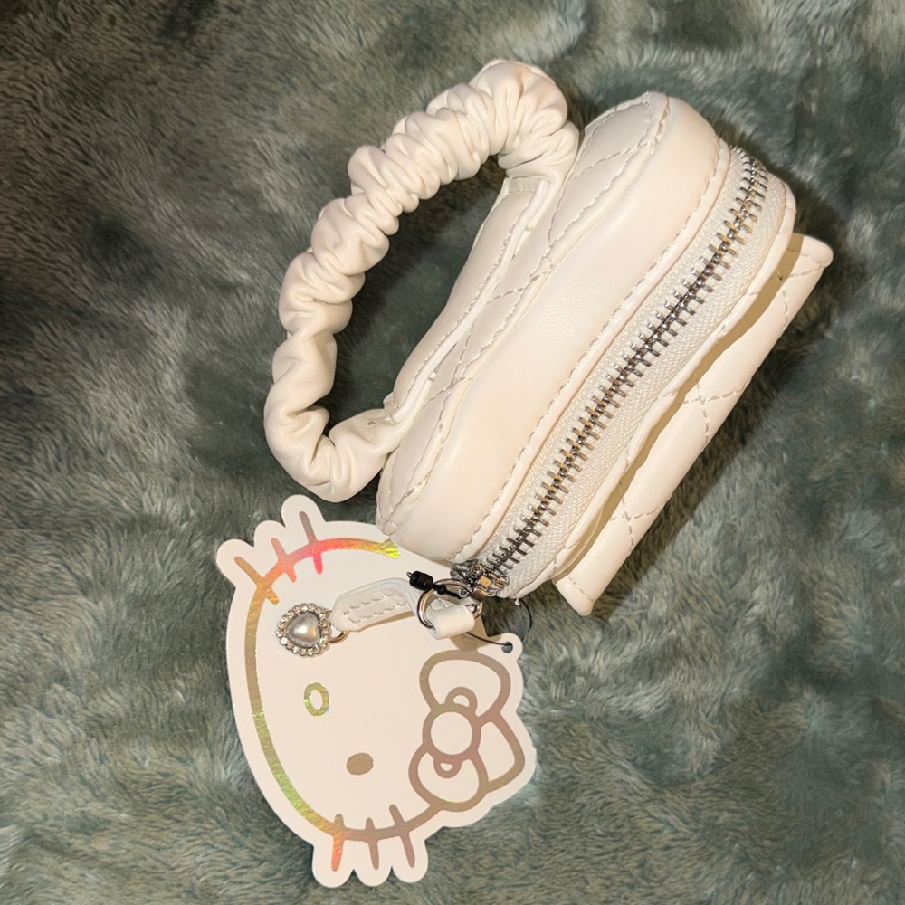 White Quilted Kids Coin Purse - Picture 2 of 2